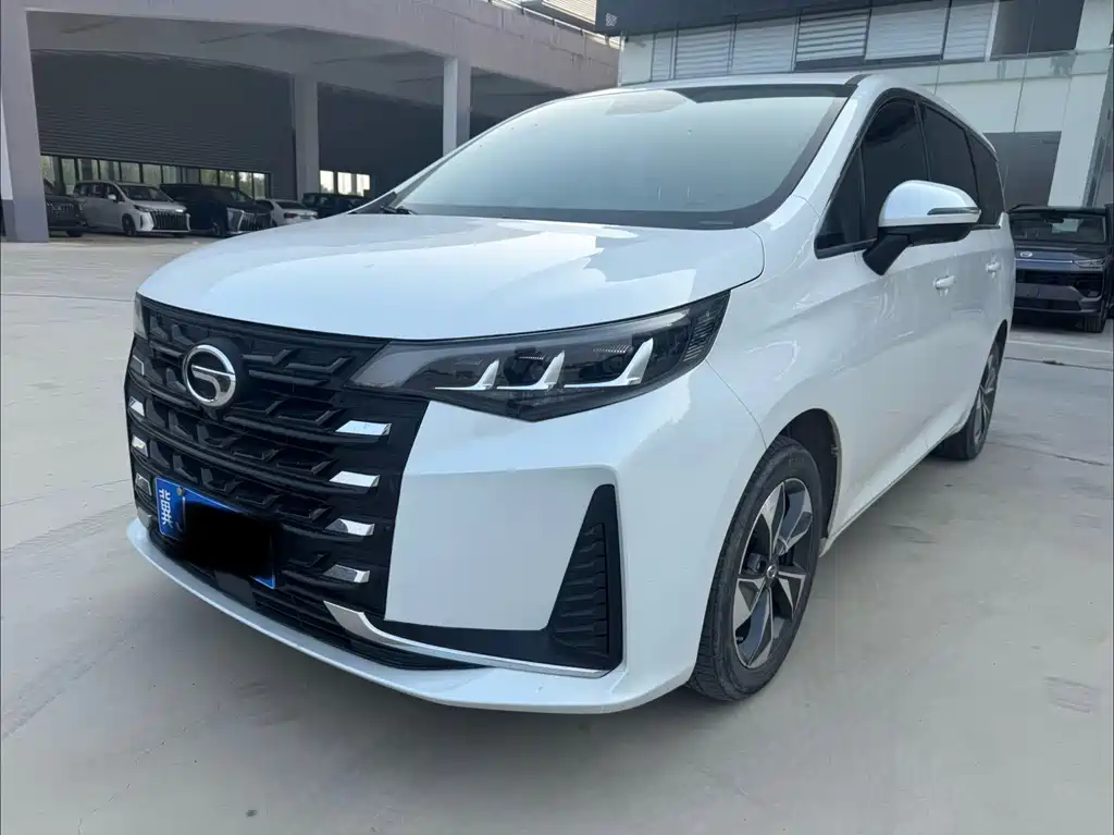 GAC Trumpchi M6 2023 — фото 1
