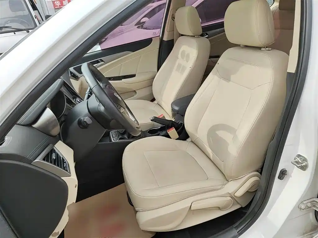 Changan Eado 2018 — фото 15