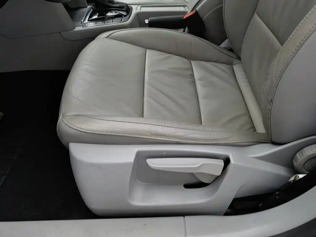 Skoda Superb 2012 — фото 20