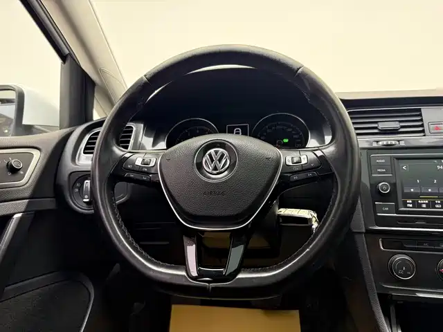 Volkswagen Golf 2018 — фото 13