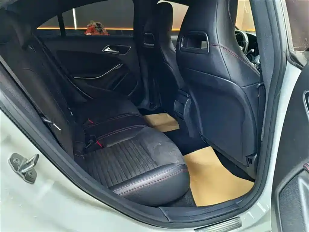 Mercedes-Benz CLA 2015