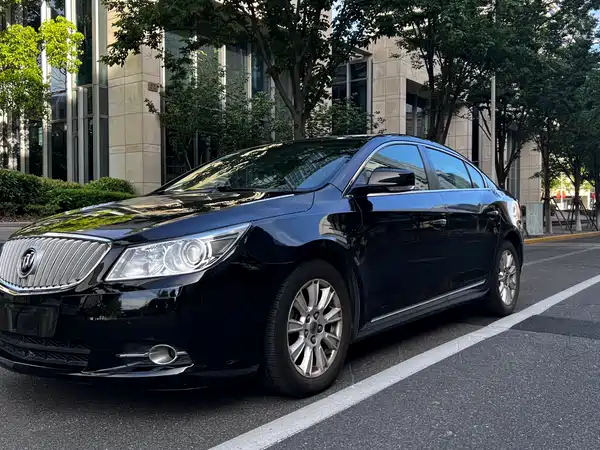 Buick LaCrosse 2011