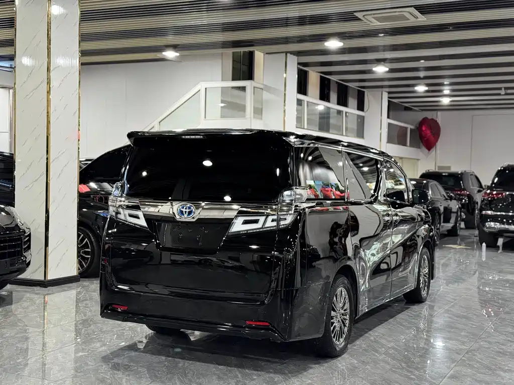 Toyota Vellfire 2020 — фото 12