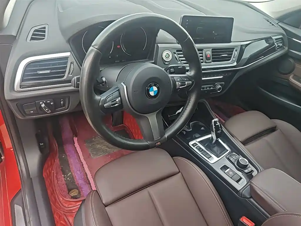 BMW 1 Series 2020 — фото 10