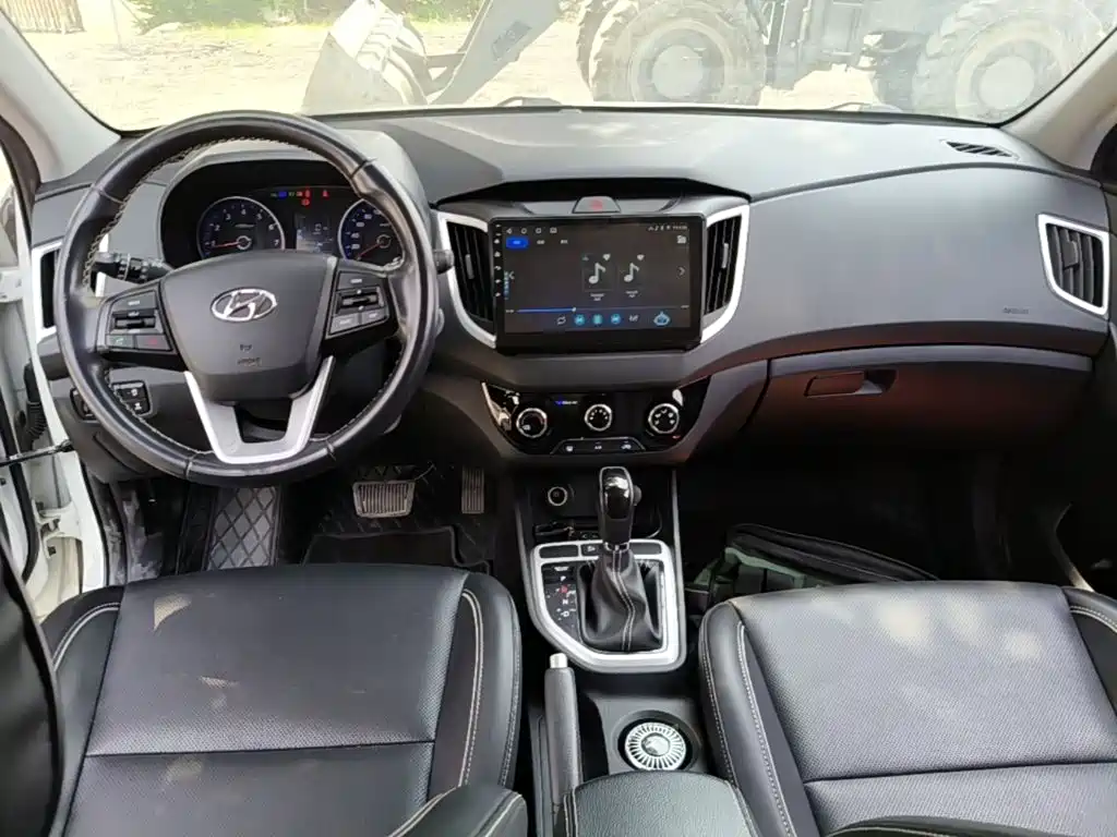 Hyundai ix25 2018 — фото 10