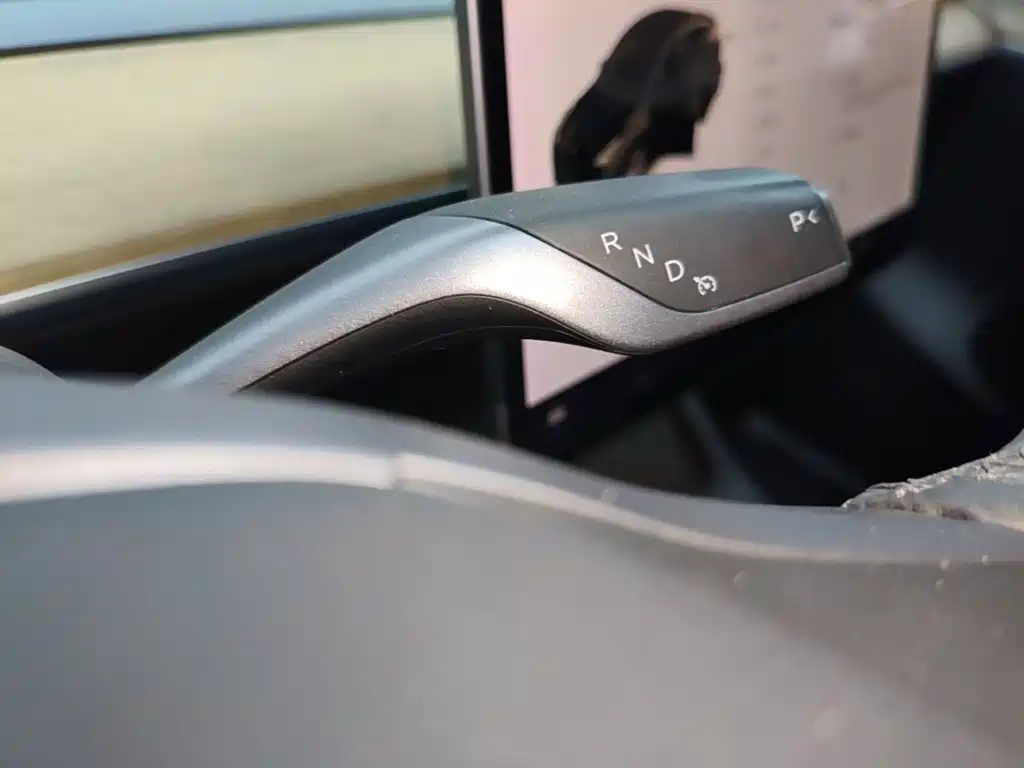 Tesla Model Y 2021 — фото 14