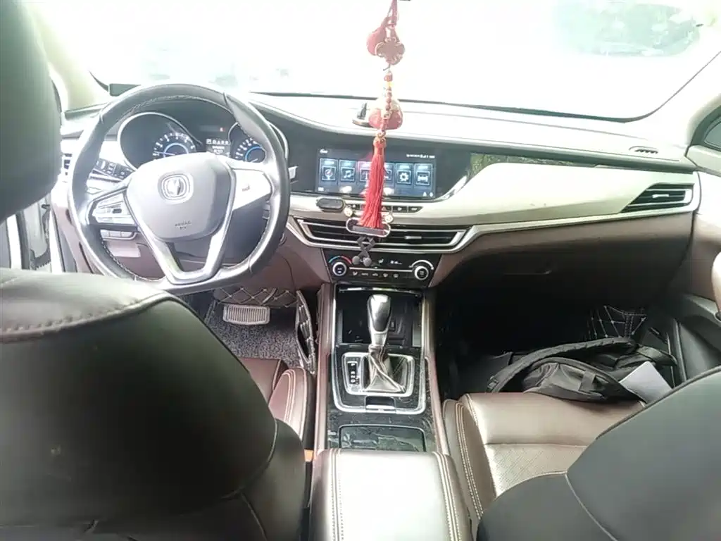 Changan Eado 2018 — фото 10