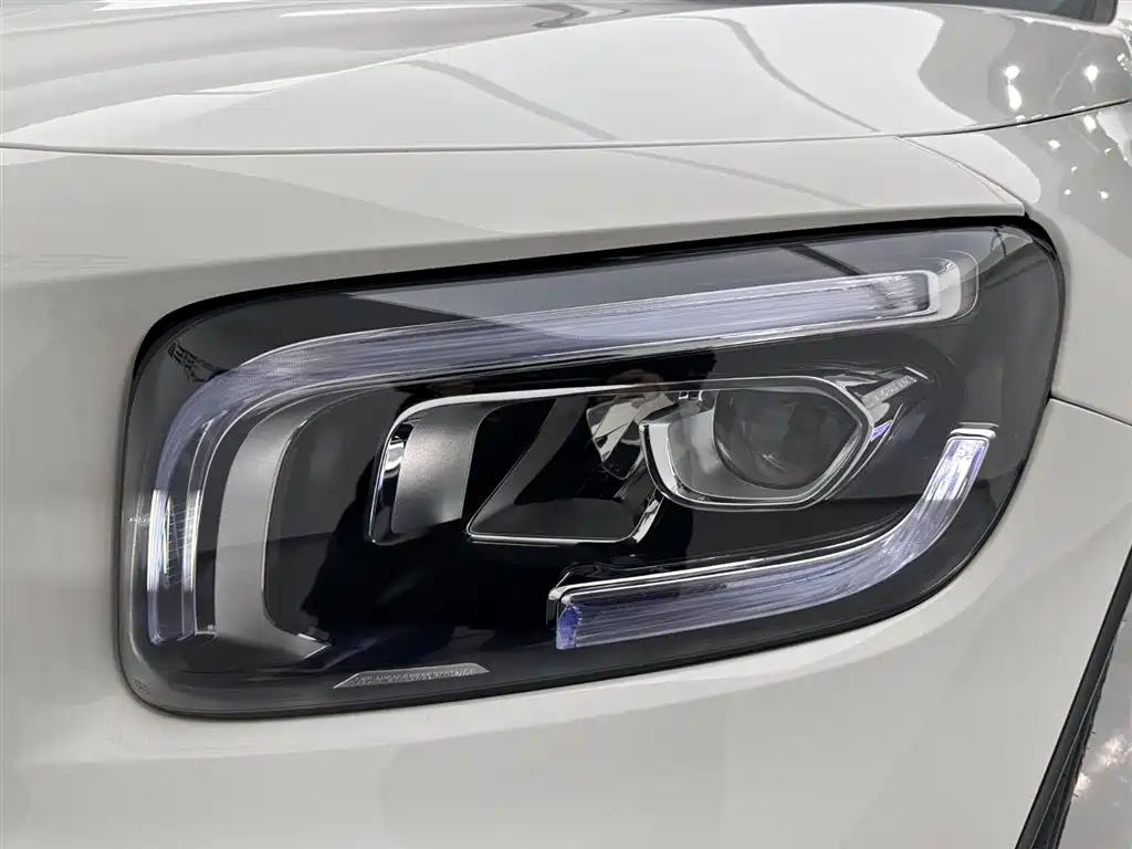 Mercedes-Benz GLB 2023 — фото 28
