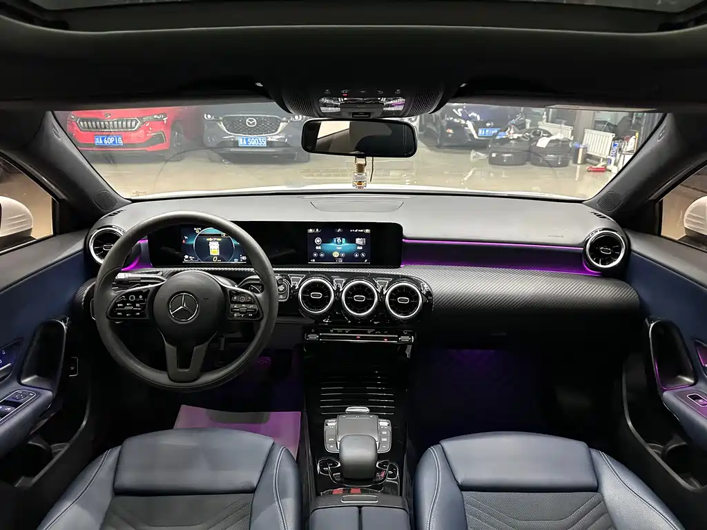 Mercedes-Benz A-Class 2022 — фото 12