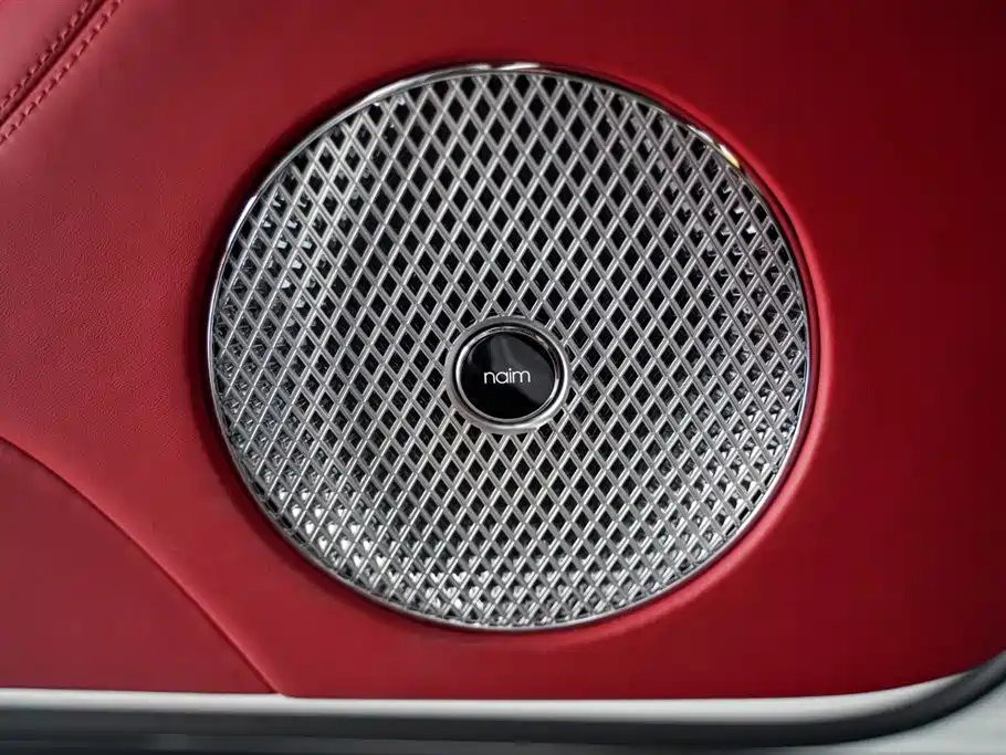 Bentley Bentayga 2022 — фото 13