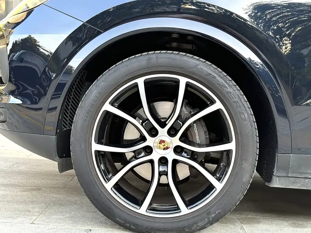 Porsche Cayenne 2023 — фото 10