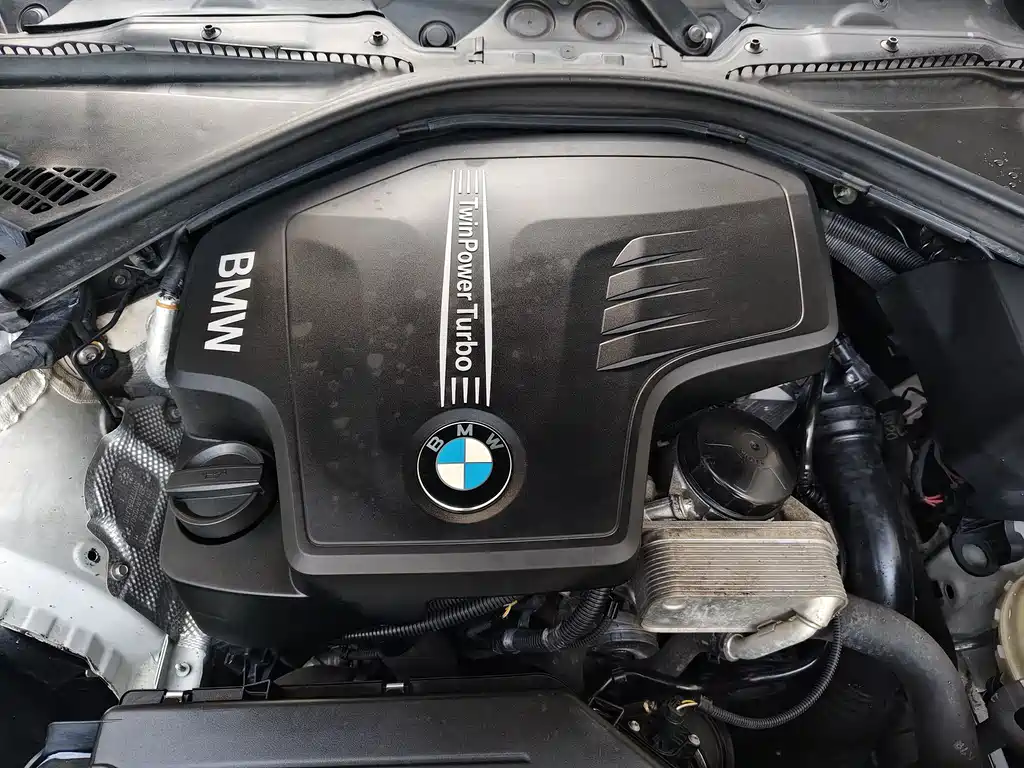 BMW 3 Series 2016 — фото 14