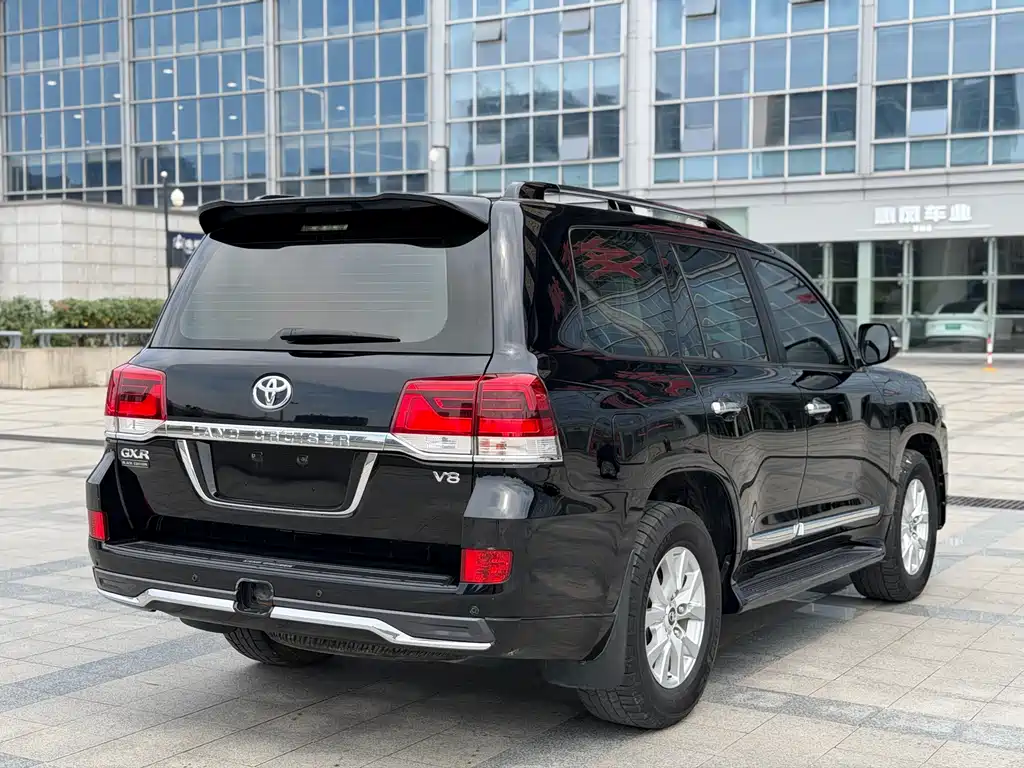 Toyota Land Cruiser 2018 — фото 15