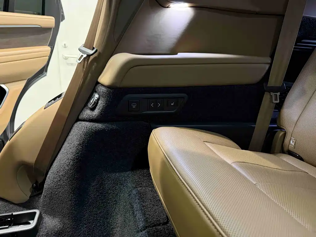 Land Rover Range Rover 2023 — фото 19