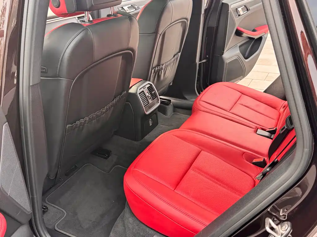 Porsche Macan 2019 — фото 11