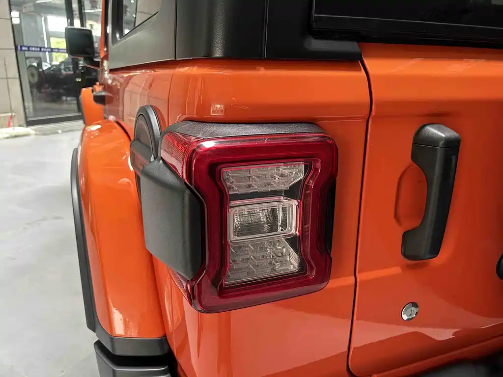 Jeep Wrangler 2019 — фото 18