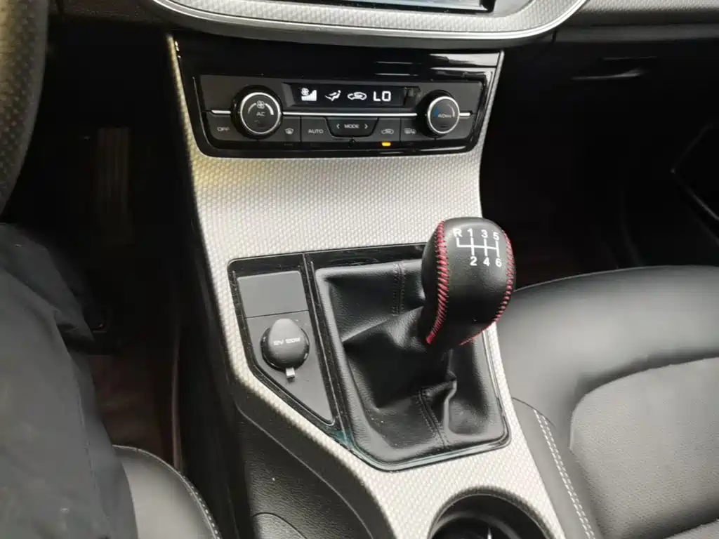 Geely Emgrand GS 2017 — фото 14