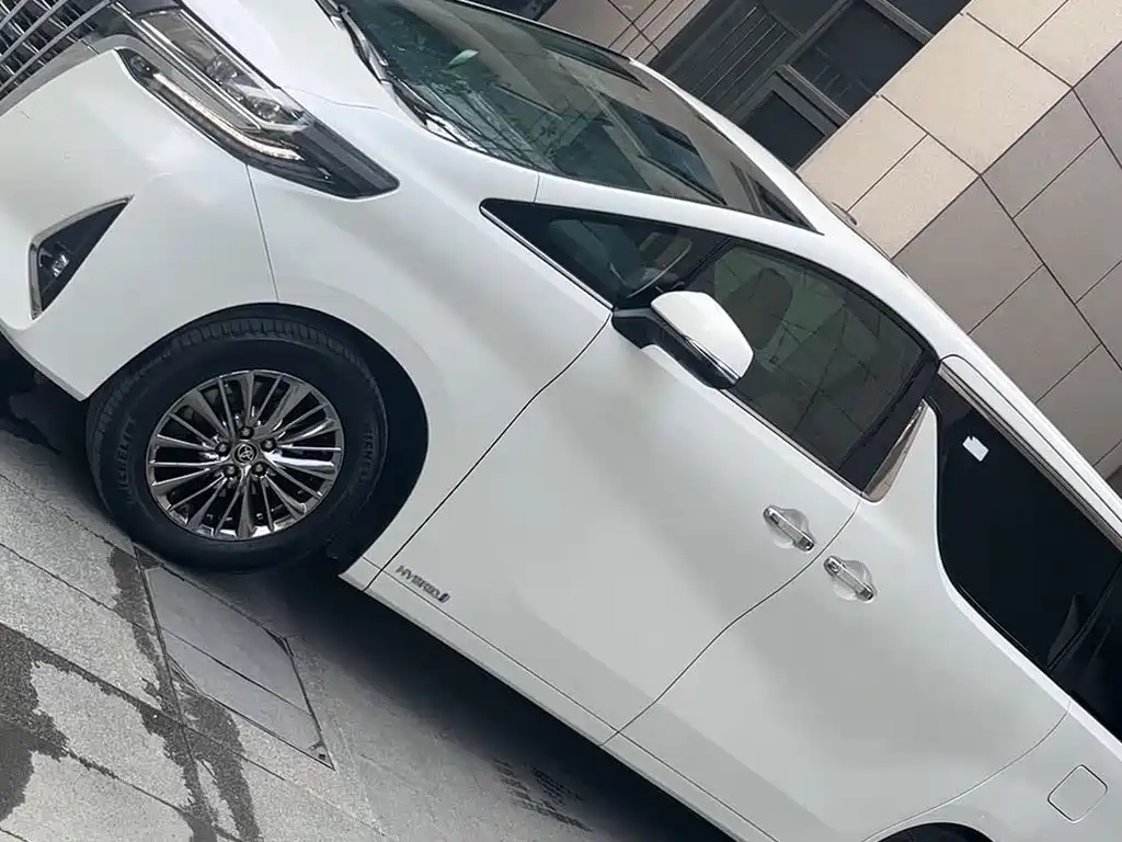 Toyota Alphard 2022 — фото 3