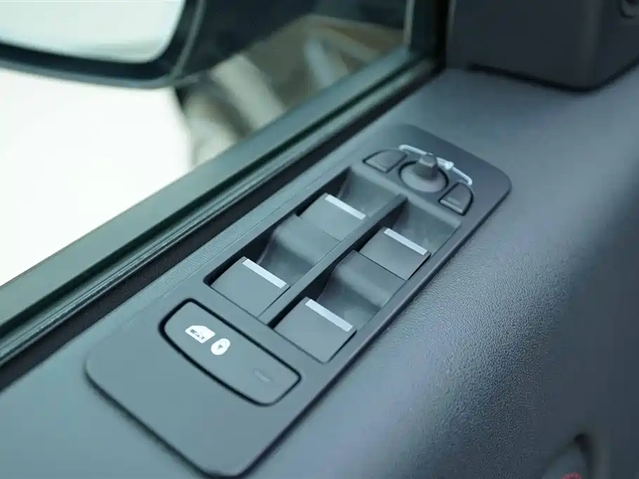 Land Rover Discovery Sport 2022 — фото 11
