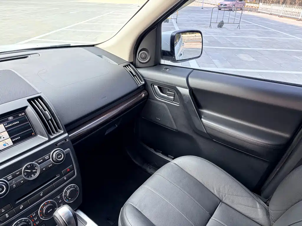 Land Rover Freelander 2 2013 — фото 16