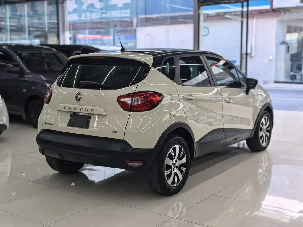 Renault Captur 2015 — фото 5