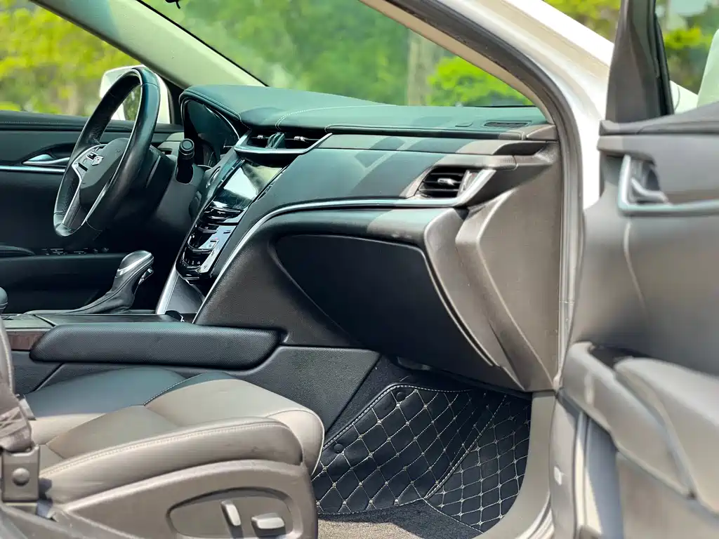 Cadillac XTS 2019 — фото 16