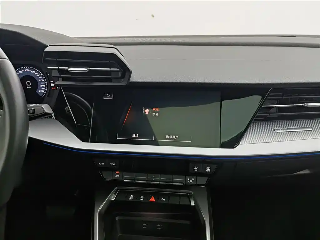 Audi A3 2024 — фото 12