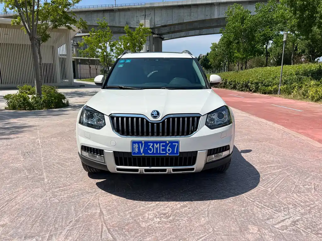 Skoda Yeti 2015 — фото 10