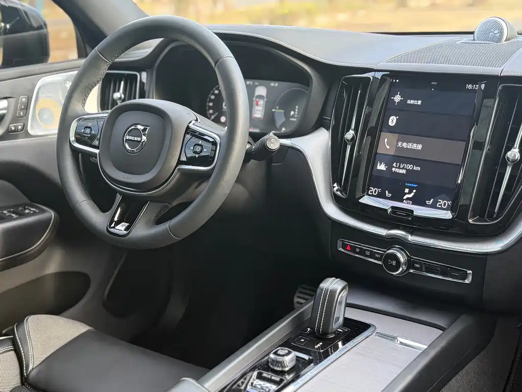 Volvo XC60 PHEV 2020 — фото 20