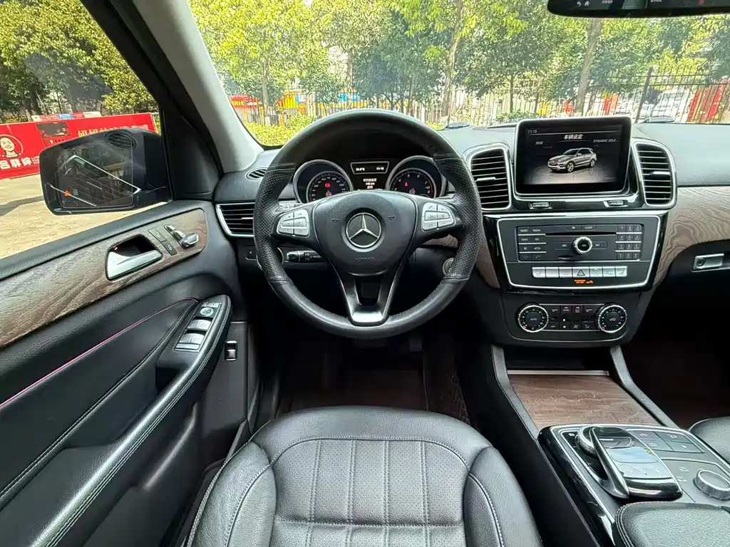 Mercedes-Benz GLE 2015 — фото 16