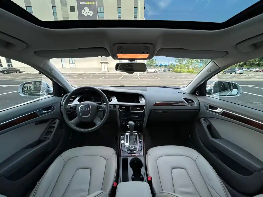 Audi A4L 2011