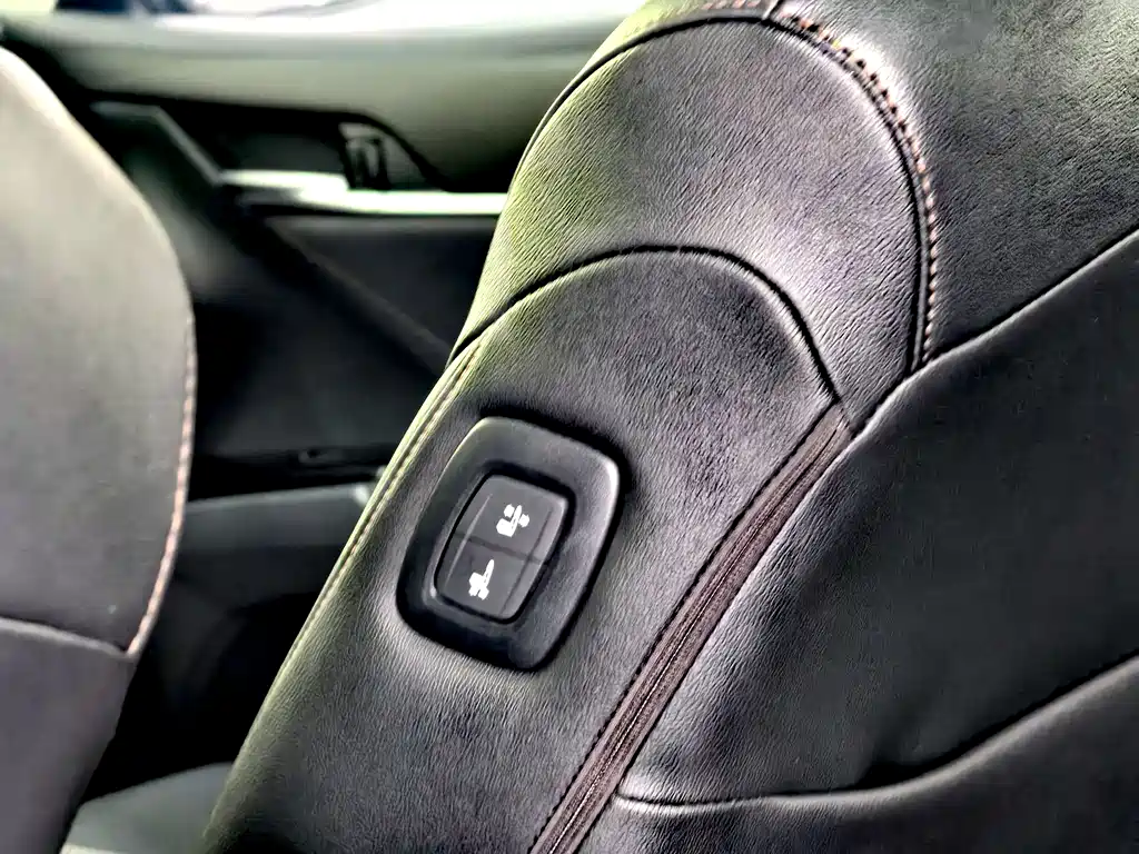 Toyota Camry 2021 — фото 9