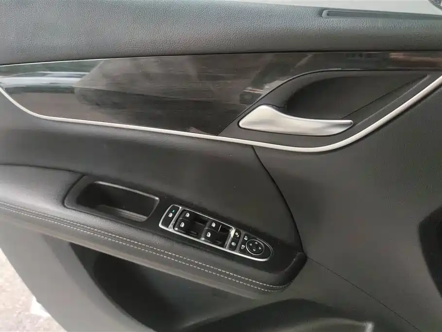 BYD MAX 2018