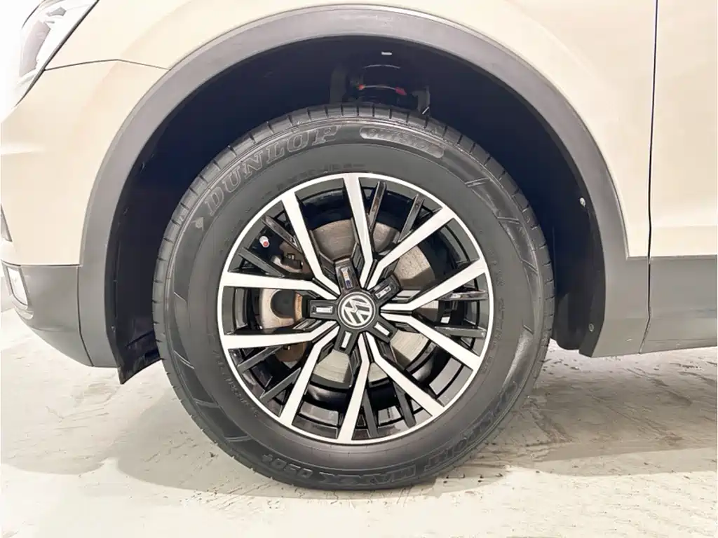 Volkswagen Tiguan L 2018 — фото 14