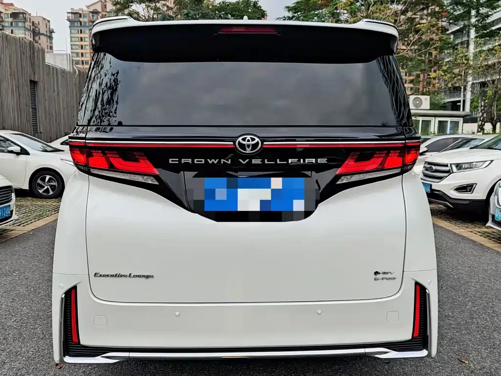 Toyota Vellfire 2025 — фото 8