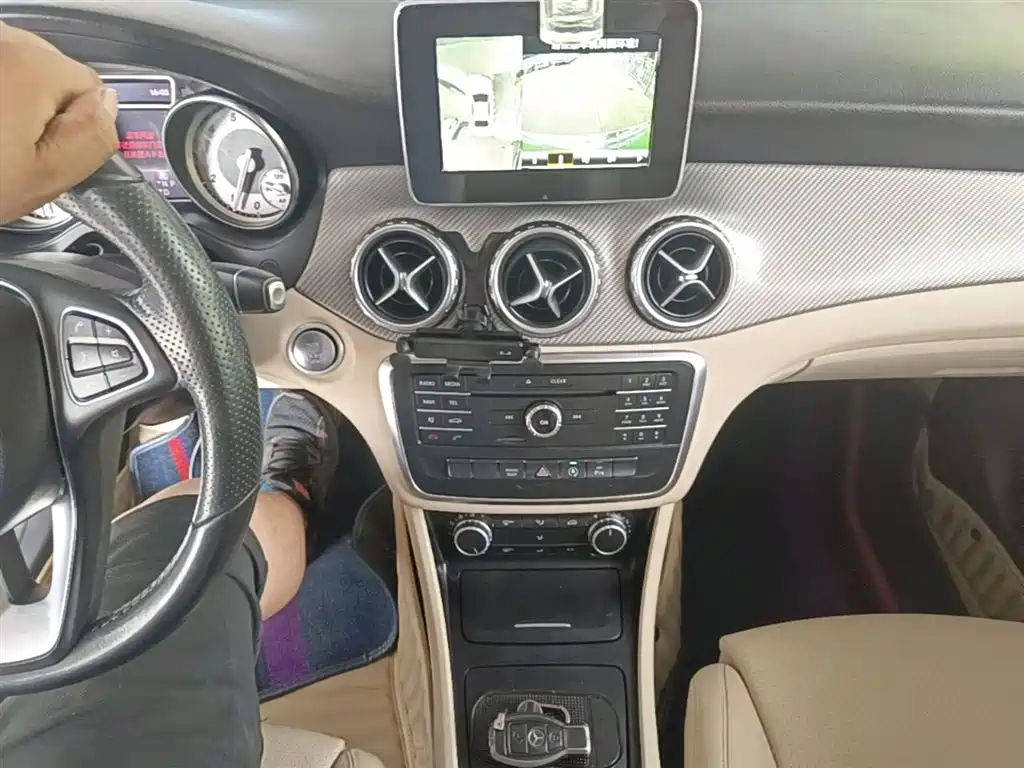 Mercedes-Benz GLA 2017 — фото 14