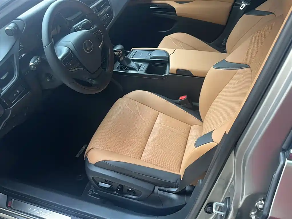 Lexus ES 2022 — фото 12