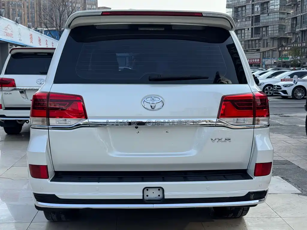 Toyota Land Cruiser 2017 — фото 13