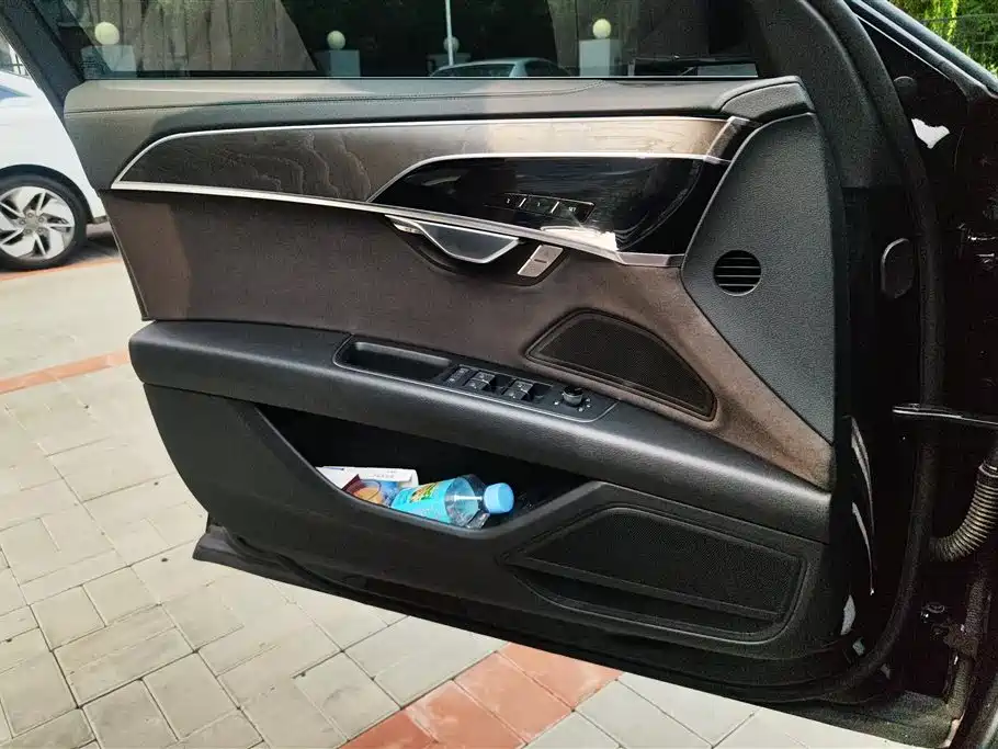 Audi A8 2024