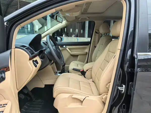 Volkswagen Touran 2015