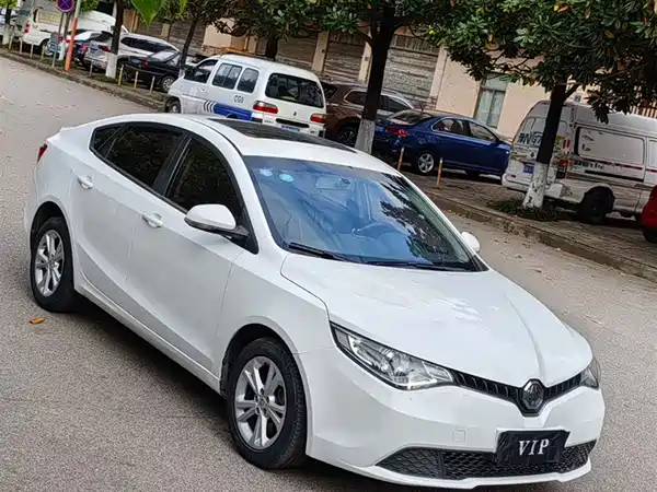 MG GT 2015