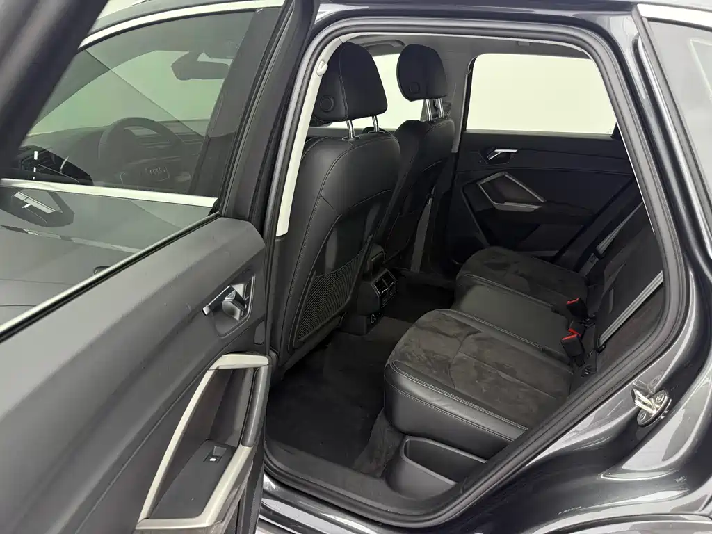 Audi Q3 2022 — фото 14