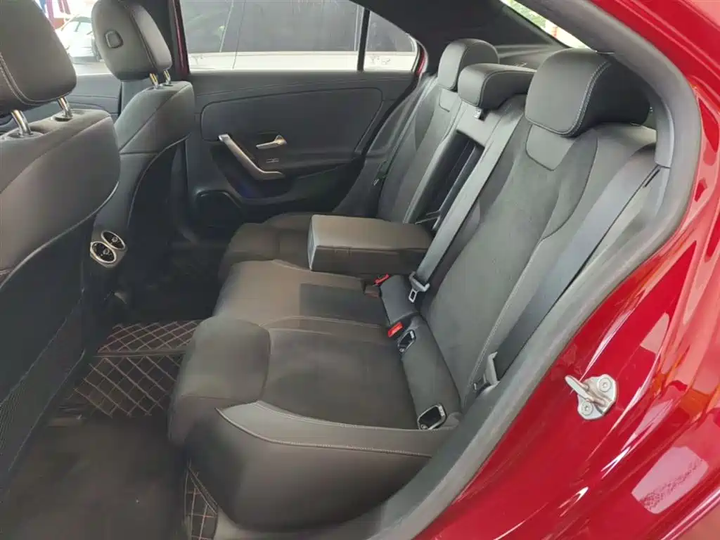 Mercedes-Benz A-Class 2021 — фото 17