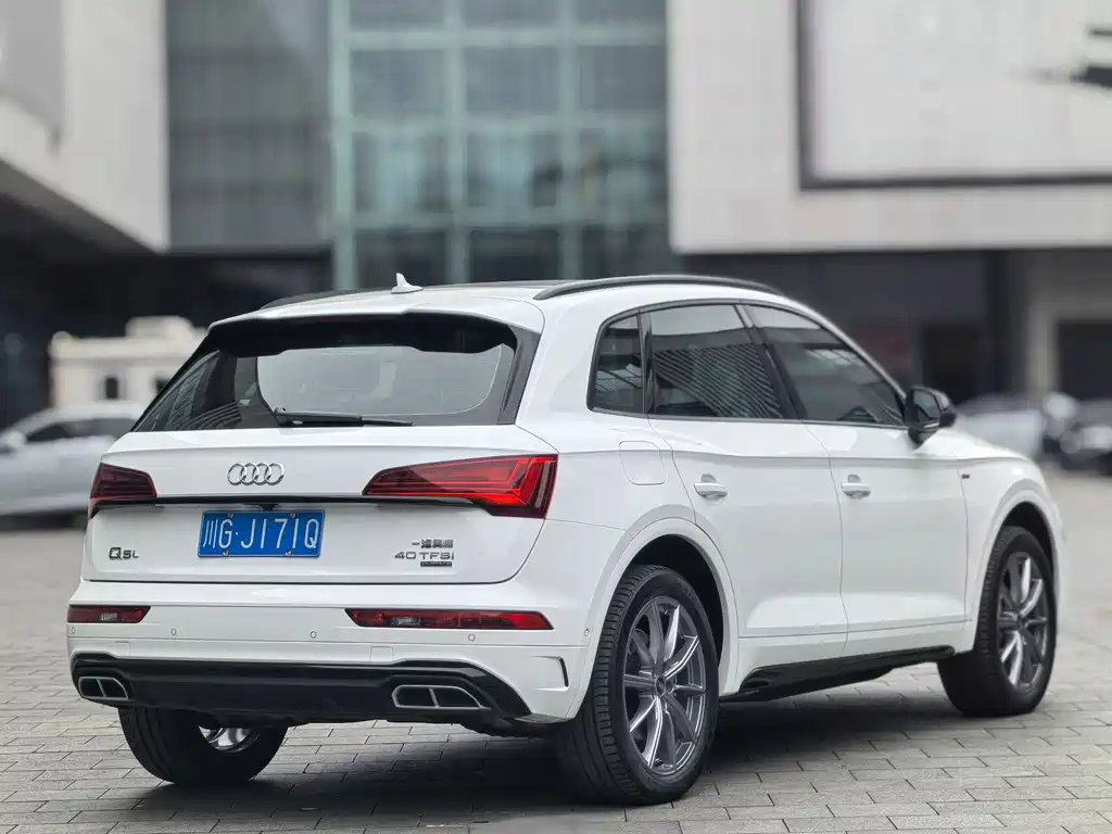 Audi Q5L 2022 — фото 8