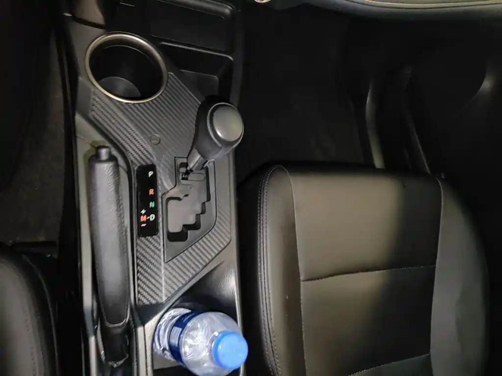 Toyota RAV4 2015 — фото 14