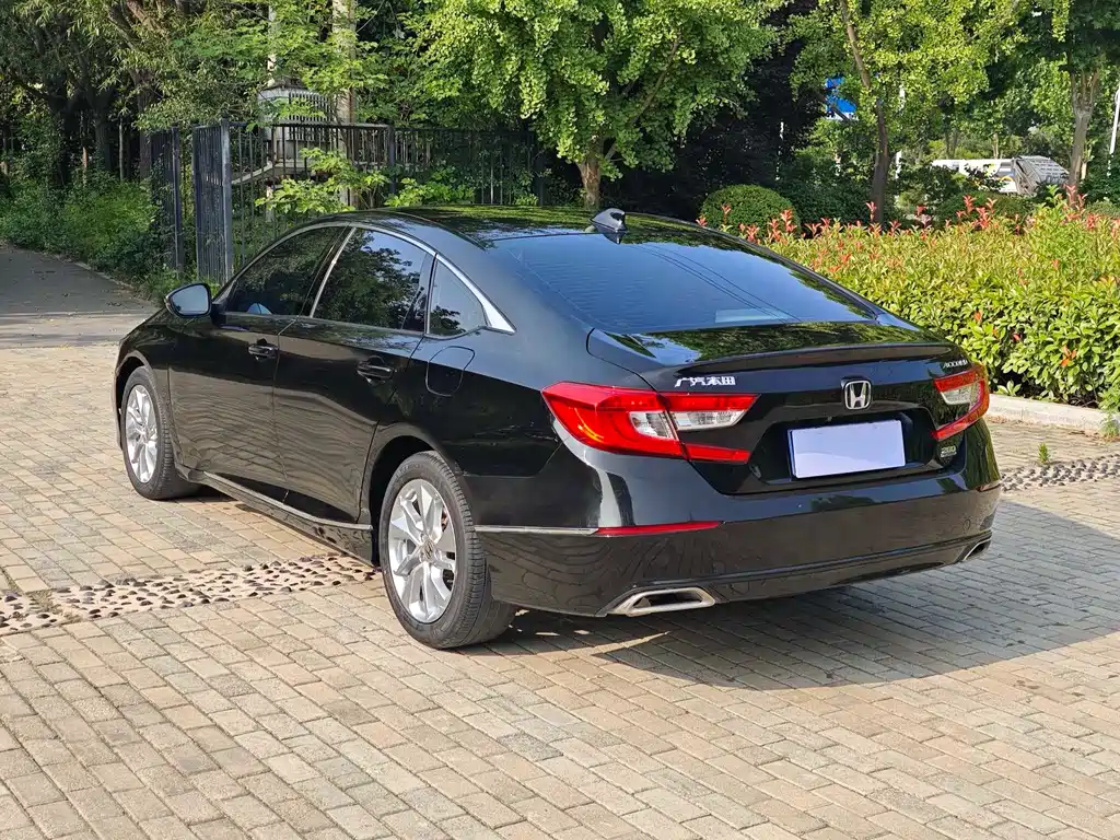 Honda Accord 2021 — фото 10