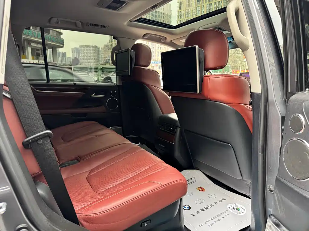 Lexus LX 2018 — фото 12