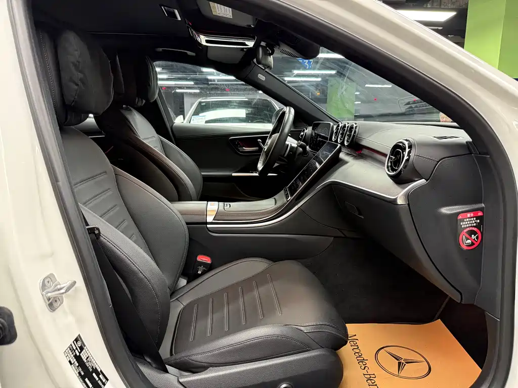Mercedes-Benz C-Class 2024 — фото 16