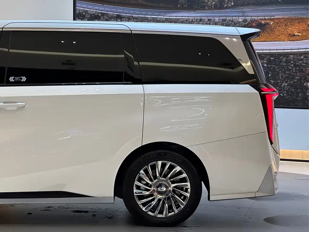 GAC Motor Trumpchi M8 2023 — фото 4