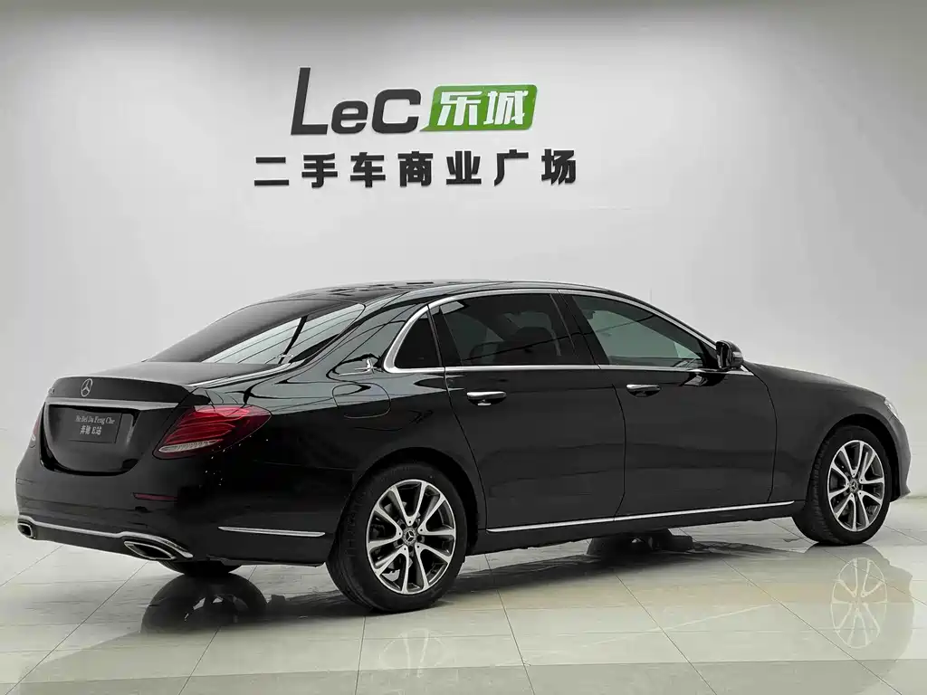 Mercedes-Benz E-Class 2019 — фото 15